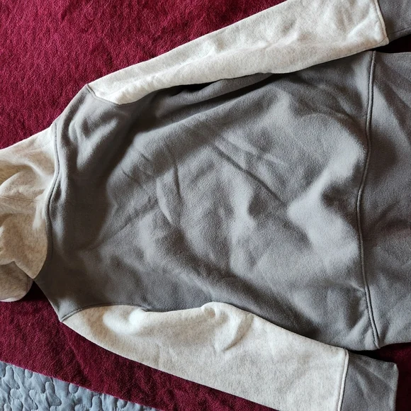 Nwt Boys Sonoma Hoodie - Picture 6 of 6